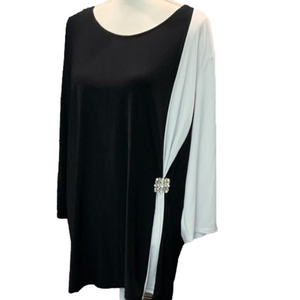 Slim Factor Women’s Top XL Black/White with Sparkle Pin detail at waist NWT